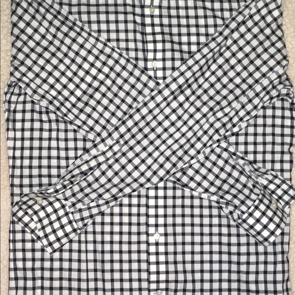 Banana Republic Non-Iron Grant Fit LS - Medium - Picture 2 of 2